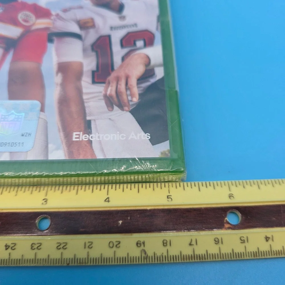Madden NFL 22 Xbox Series X EA Sports Football Video Game New Sealed 4K HDR